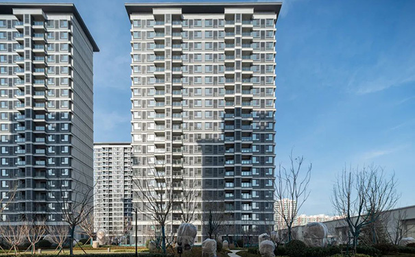 青島西海岸新區隱珠街道石嘴子安置區外墻應用.jpg